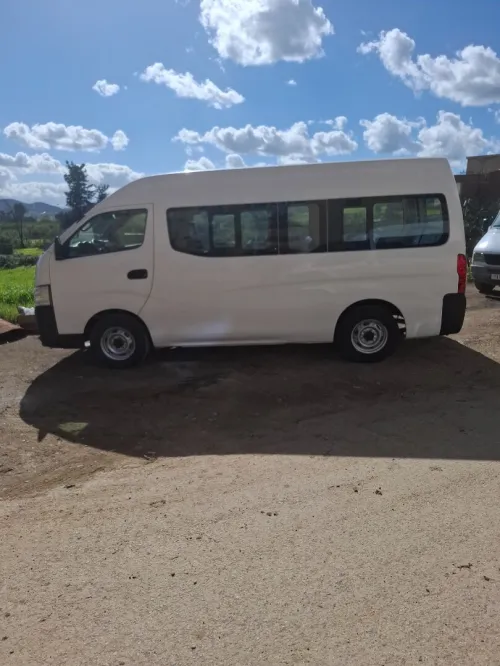 Nissan Urvan 2015