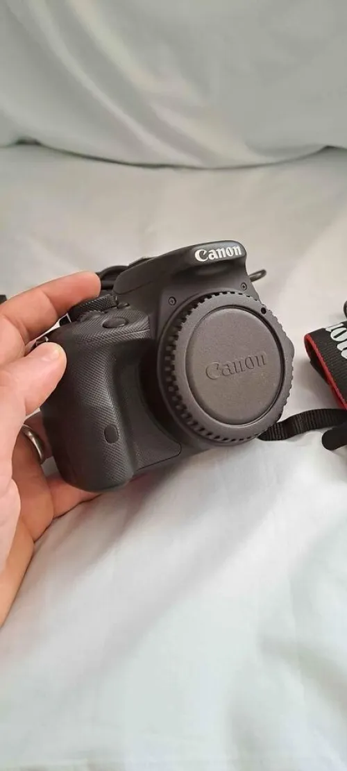 Canon 100D