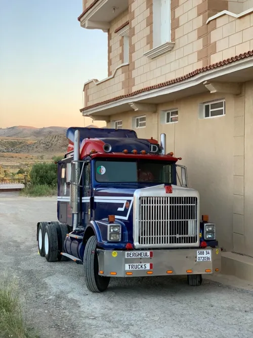 Camion american international man lander Shacman iveco kerax 2014