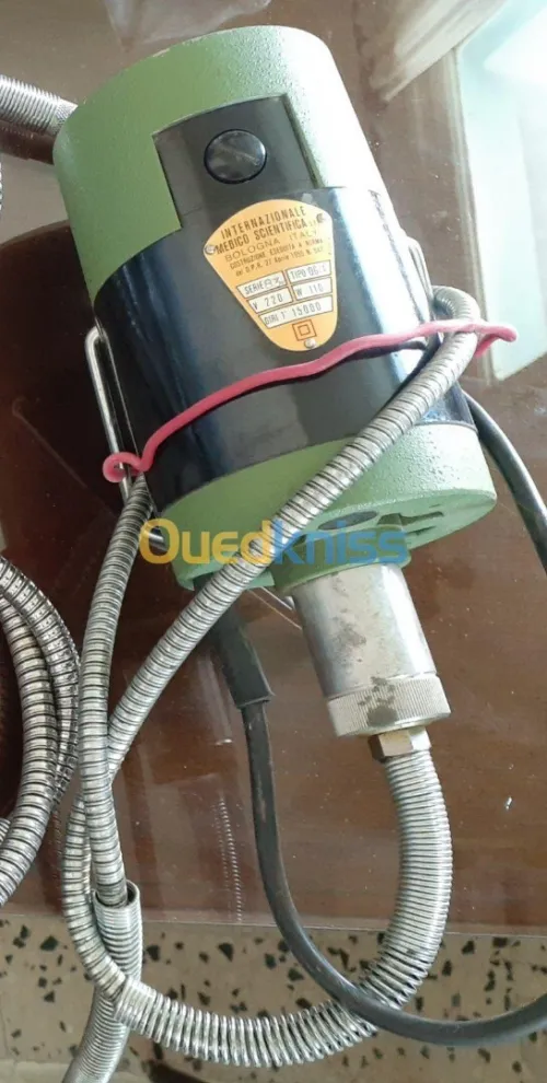 Matériel dentaire, moteur suspendu, lampe uv , amalgamateur