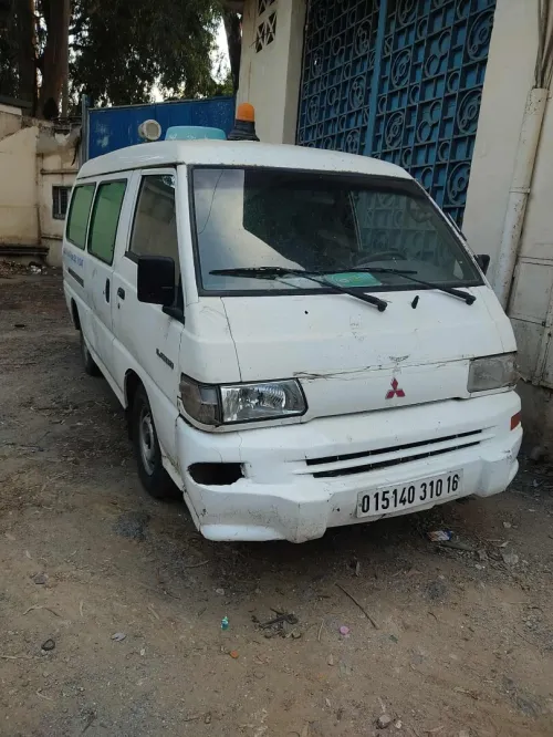 Mitsubishi L300 2010 