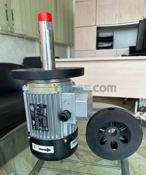 POMPES DOSEUSES A PISTON & AGITATEURS A TURBINE