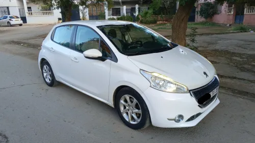 Peugeot 208 2015 Active Facelift