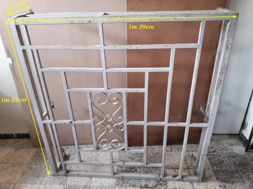 FENETRE EN BOIS & BARREAUDAGE - نافذة خشبية