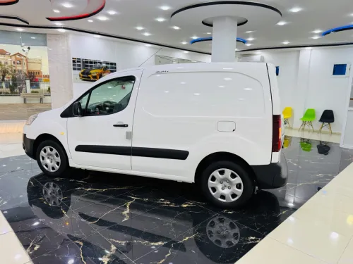Peugeot Partner 2015 P9