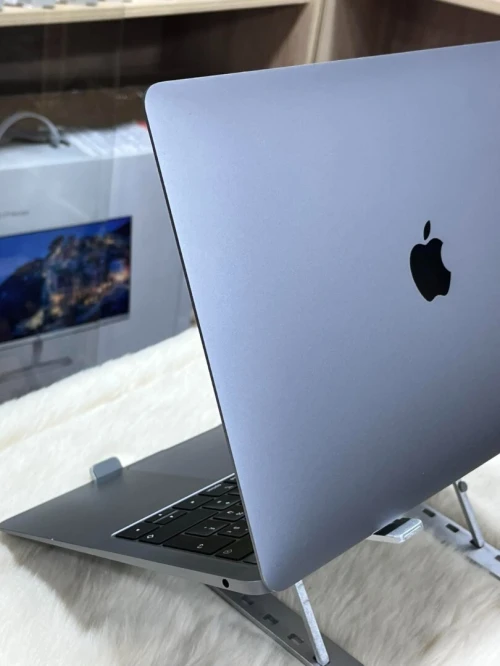 MACBOOK AIR RETINA 13.3" 2019 I5 1.6GHZ 8GO 128GO SSD 13.3" RETINA 3K MAC OS 14.2 SONOMA CYCLE 396 