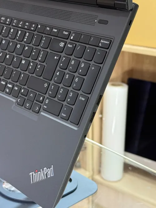 LENOVO THINKPAD P16v I7 VPRO 13800H 32GO 512GO SSD NVIDIA RTX A1000 6GO GDDR6