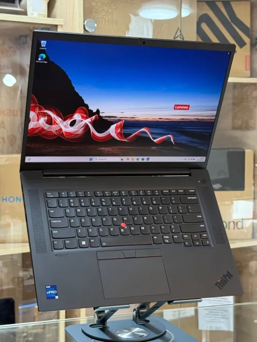 LENOVO THINKPAD P1 GEN 6 I9 13900H 64GO 1TO SSD NVIDIA RTX2000 ada 8GO 