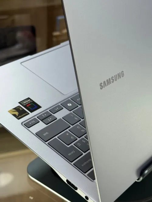 SAMSUNG GALAXYBOOK 4 EDGE SNAPDRAGON X ELITE X1E8010C 16GO 512GO SSD 3K AMOLED 2X TACTILE