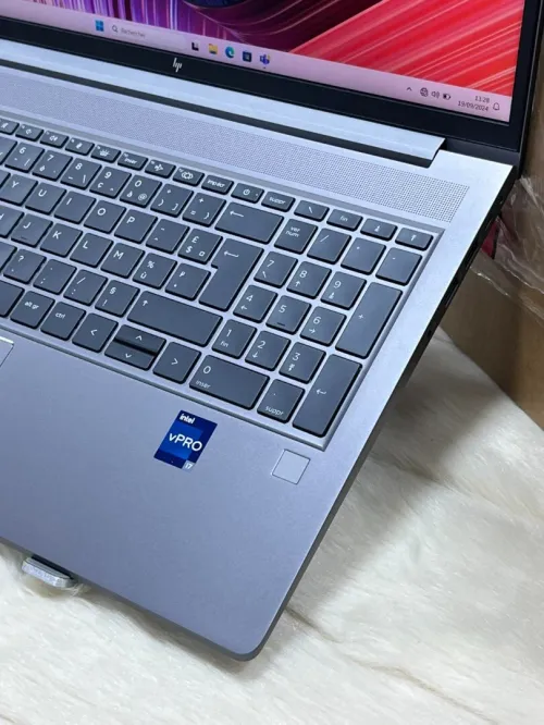 HP ZBOOK POWER G10 15.6" NEUF I7 VPRO 13800H 32GO 512GO SSD RTX A2000ada 8GO ECRAN 15.6" FULL HD