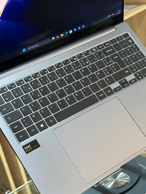 SAMSUNG GALAXYBOOK 4 ULTRA 960XG INTEL CORE ULTRA 7 155H 32GO 1TO SSD NVIDIA GEFORCE RTX4050 3K OLED