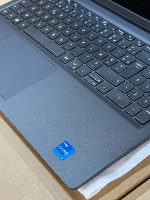 DELL VOSTRO 15 3530 I3 1305U 8GO 512GO SSD NEUF SOUS EMBALLAGE
