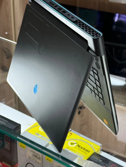 ALIENWARE M16 R2 AMD RYZEN 9 7845HX 32GO 1TO SSD NVIDIA GEFORCE RTX4070 8GO GDDR6