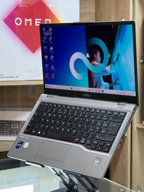 FUJITSU LIFEBOOK U7413 I7 VPRO 1370P 16GO 512GO SSD NVME