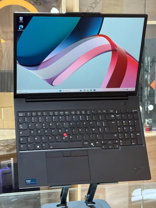 LENOVO THINKPAD P16s GEN 3 INTEL CORE ULTRA 7 VPRO 165H 32GO 512GO SSD NVIDIA GEFORCE RTX500 4GO GDDR6