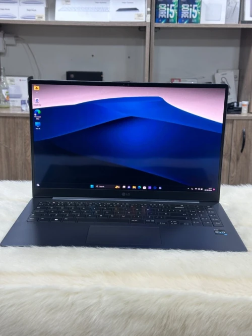LG GRAM 15Z90RT I7 1360P 16GO 1TO SSD NVME OLED