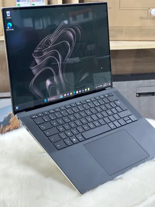 DELL XPS 9530 4K OLED I9 13900H 32GO 1TO SSD NVIDIA GEFORCE RTX4070 8GO GDDR6 4K OLED TACTILE 