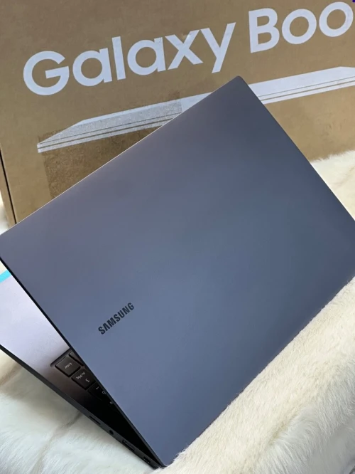 SAMSUNG GALAXYBOOK 750XFG I7 1355U 16GO 512GO SSD NEUF SOUS EMBALLAGE 