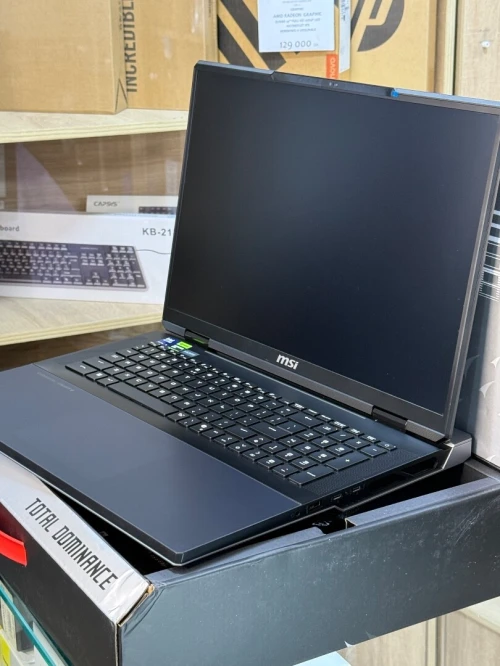 MSI TITAN 18 HX A2XWIG ULTRA 9 285HX 64GO 4TO SSD NVIDIA GEFORCE RTX5080 16GO NEUF SOUS EMBALLAGE 