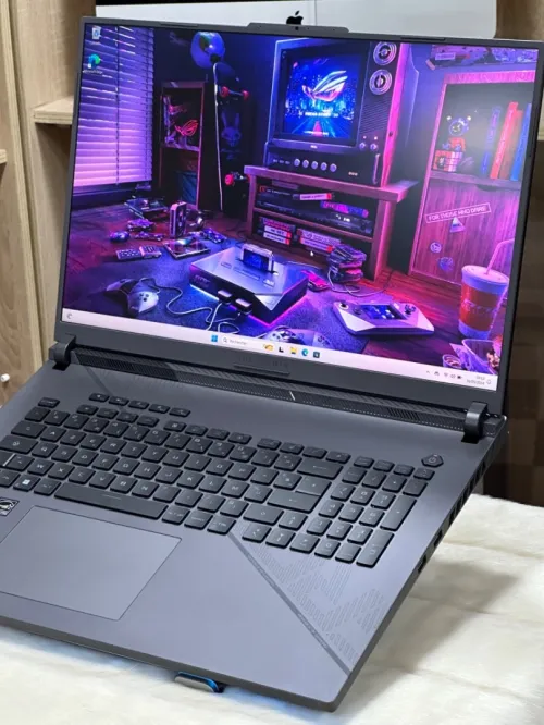 ASUS ROG STRIX G18 G814JIR I9 14900HS 32GO DDR5 1TO SSD NVIDIA GEFORCE RTX4070 8GO GDDR6 