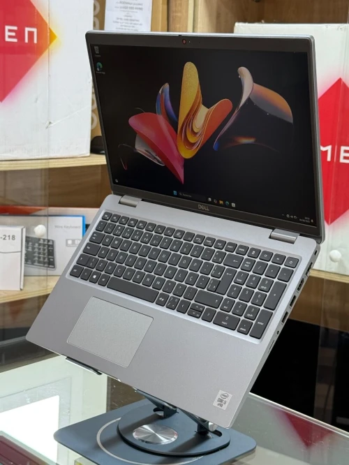 DELL LATITUDE 5520 I5 VPRO 10310U 16GO 256GO SSD NVME 