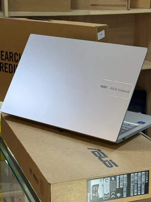 ASUS VIVOBOOK 15 X1504V I7 1355U 8GO 512GO SSD NEUF SOUS EMBALLAGE