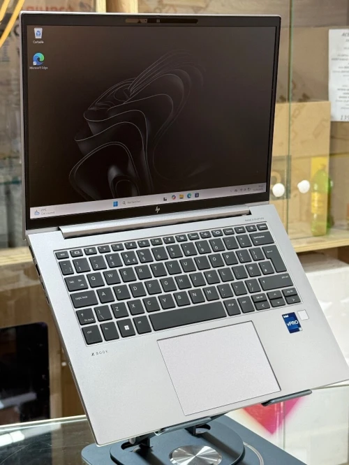 HP ZBOOK FIREFLY 14 G10 I7 VPRO 1365U 32GO 512GO SSD NVIDIA RTX500 4GO GDDR6