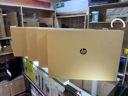 ALL IN ONE HP 24 CR0069NY I5 1334U 8GO 512GO SSD 24 FHD NEUF SOUS EMBALLAGE