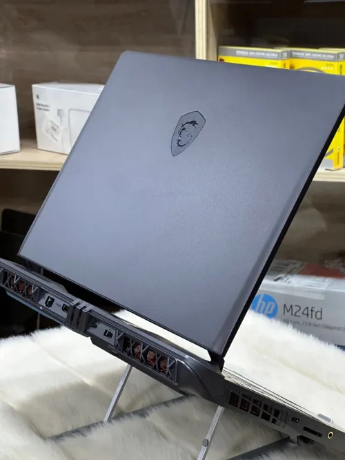 MSI VECTOR 16 HX A13VHG I9 13950HX 32GO DDR5 2TO SSD NVIDIA GEFORCE RTX4090 16GO GDDR6