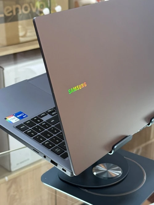 SAMSUNG GALAXYBOOK 750XGK I7 1355u 16GO 512GO SSD NVME 