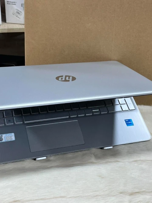 HP LAPTOP 15 FQ5340TU I3 1215U 8GO 256GO SSD ECRAN 15.6" FULL HD 1080P LED WINDOWS 11 PRO 