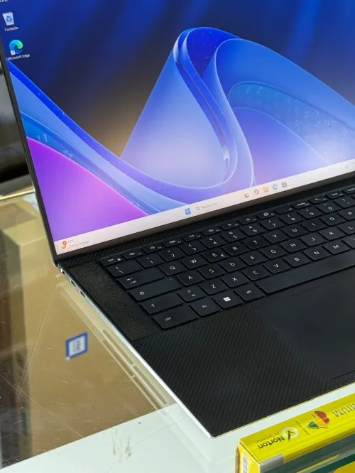 DELL XPS 15 9520 I7 12700H 16GO 512GO SSD NVIDIA GEFORCE RTX3050Ti 4GO GDDR6