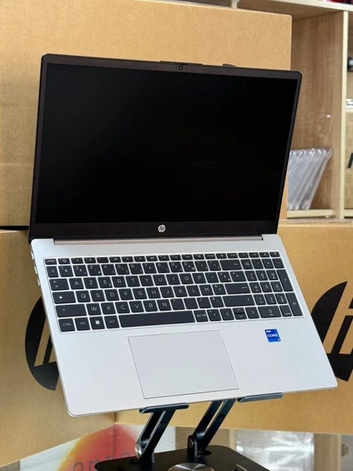 HP 250 G10 I7 1355U 8GO 512GO SSD 15.6 FHD NEUF SOUS EMBALLAGE