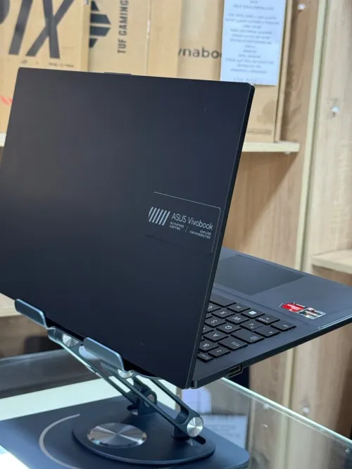 ASUS VIVOBOOK GO OLED 15 E1504FA AMD RYZEN 5 7520U 8GO 512GO SSD OLED