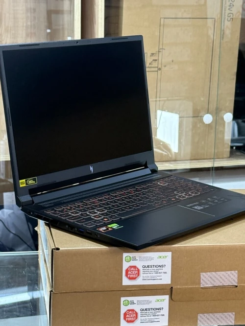 ACER NITRO V16 AI ANV16-42 AMD RYZEN 5 240 16GO 512GO SSD NVIDIA GEFORCE RTX5050 8GO GDDR7 NEUF