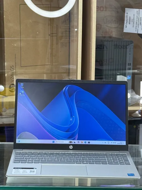 HP LAPTOP 15 F0XXX I3 N305 8GO 128GO SSD