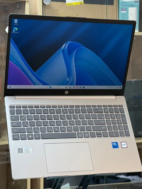 HP LAPTOP 15 FD1XXX INTEL CORE 7 150U 16GO 512GO SSD NVME