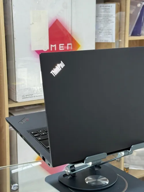 LENOVO THINKPAD P14s GEN 2 I7 1165G7 16GO 512GO SSD NVIDIA T550 4GO GDDR6