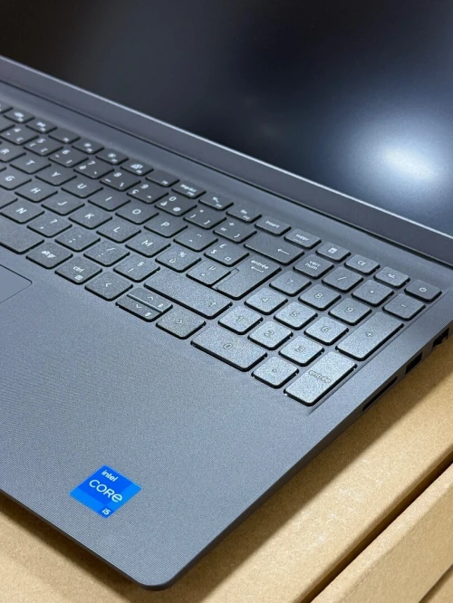 DELL VOSTRO 15 3530 I5 1335U 8GO 512GO SSD NEUF SOUS EMBALLAGE