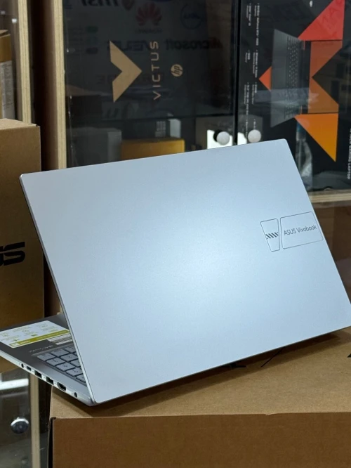 ASUS VIVOBOOK 15 X1504V I7 1355U 8GO 512GO SSD NEUF SOUS EMBALLAGE