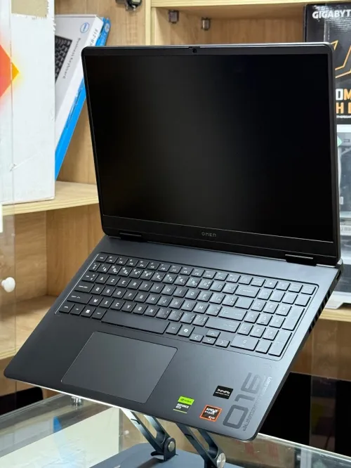 HP OMEN 16z AP000 AMD RYZEN 9 8940HX 16GO 512GO SSD NVIDIA GEFORCE RTX5060 8GO NEUF 