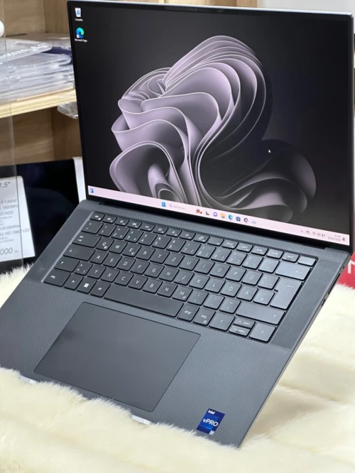 DELL PRECISION 5570 I7 VPRO 12800H 32GO DDR5 512GO SSD NVIDIA RTX A1000 4GO GDDR6 