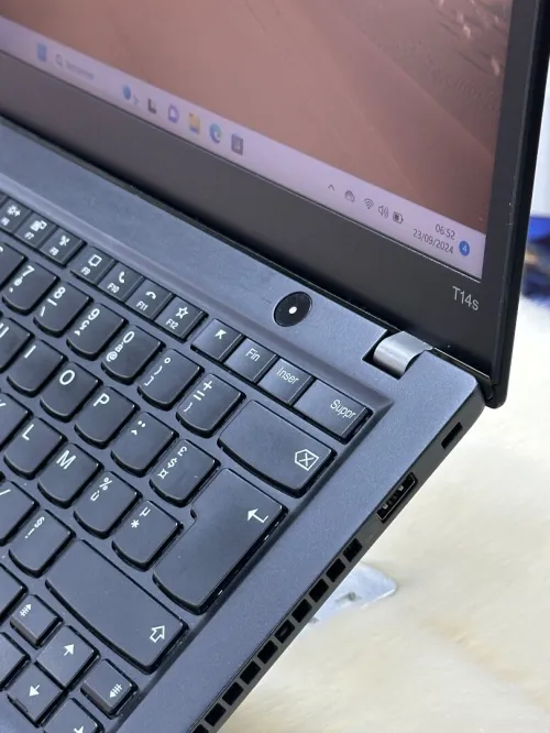LENOVO THINKPAD T14s I7 10610U 16GO 256GO SSD TACTILE 
