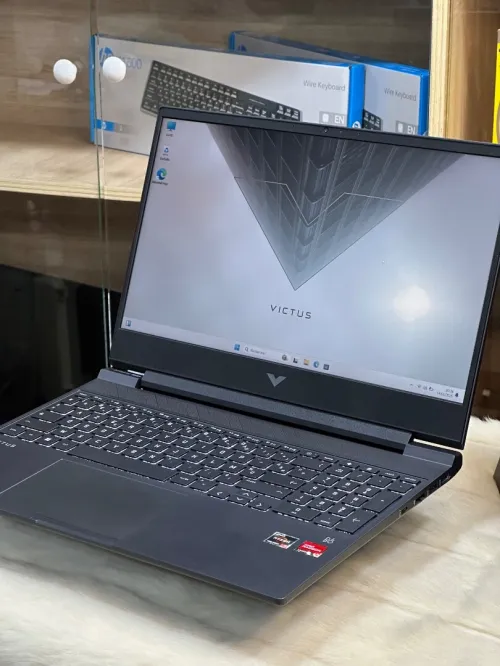 HP VICTUS 15 FB0XXX AMD RYZEN 5 5600H 16GO 512GO SSD AMD RADEON RX6500M 4GO 