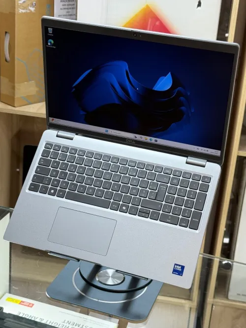 DELL PRECISION 3591 INTEL CORE ULTRA 7 165H 32GO 512GO SSD NVIDIA RTX1000 ada 6GO GDDR6