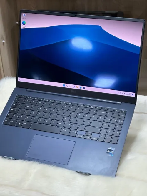 LG GRAM 15Z90RT OLED I7 EVO 1360P 16GO DDR5 1TO SSD NVME 