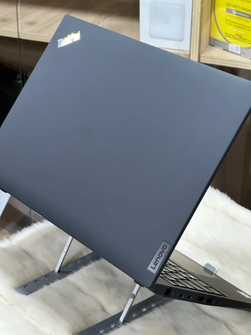 LENOVO THINKPAD P16s Gen 2 AMD RYZEN 7 7840U 64GO DDR5 1TO SSD AMD RADEON 780M NEUF SOUS EMBALLAGE 