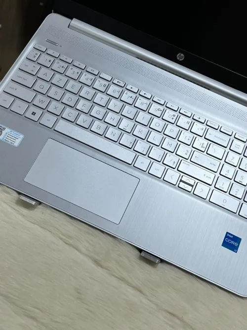 HP LAPTOP 15 FQ5340TU I3 1215U 8GO 256GO SSD ECRAN 15.6" FULL HD 1080P LED WINDOWS 11 PRO 