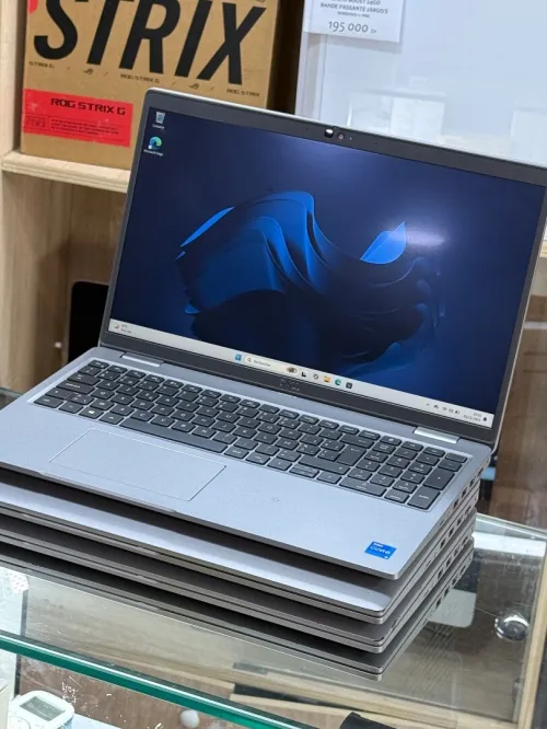 DELL LATITUDE 5520 I5 1135G7 8GO 256GO SSD NVME