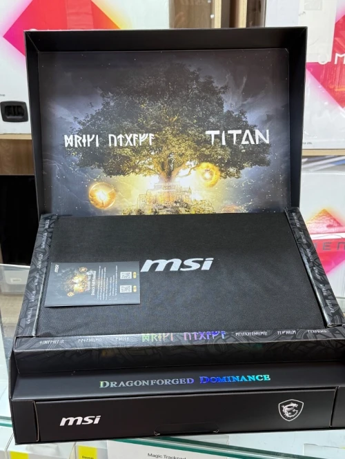 MSI TITAN 18 HX DRAGON ÉDITION ULTRA 9 285Hx 96Go 6To SSD NVIDIA GeForce RTX5090 24Go GDDR7 4K Neuf 